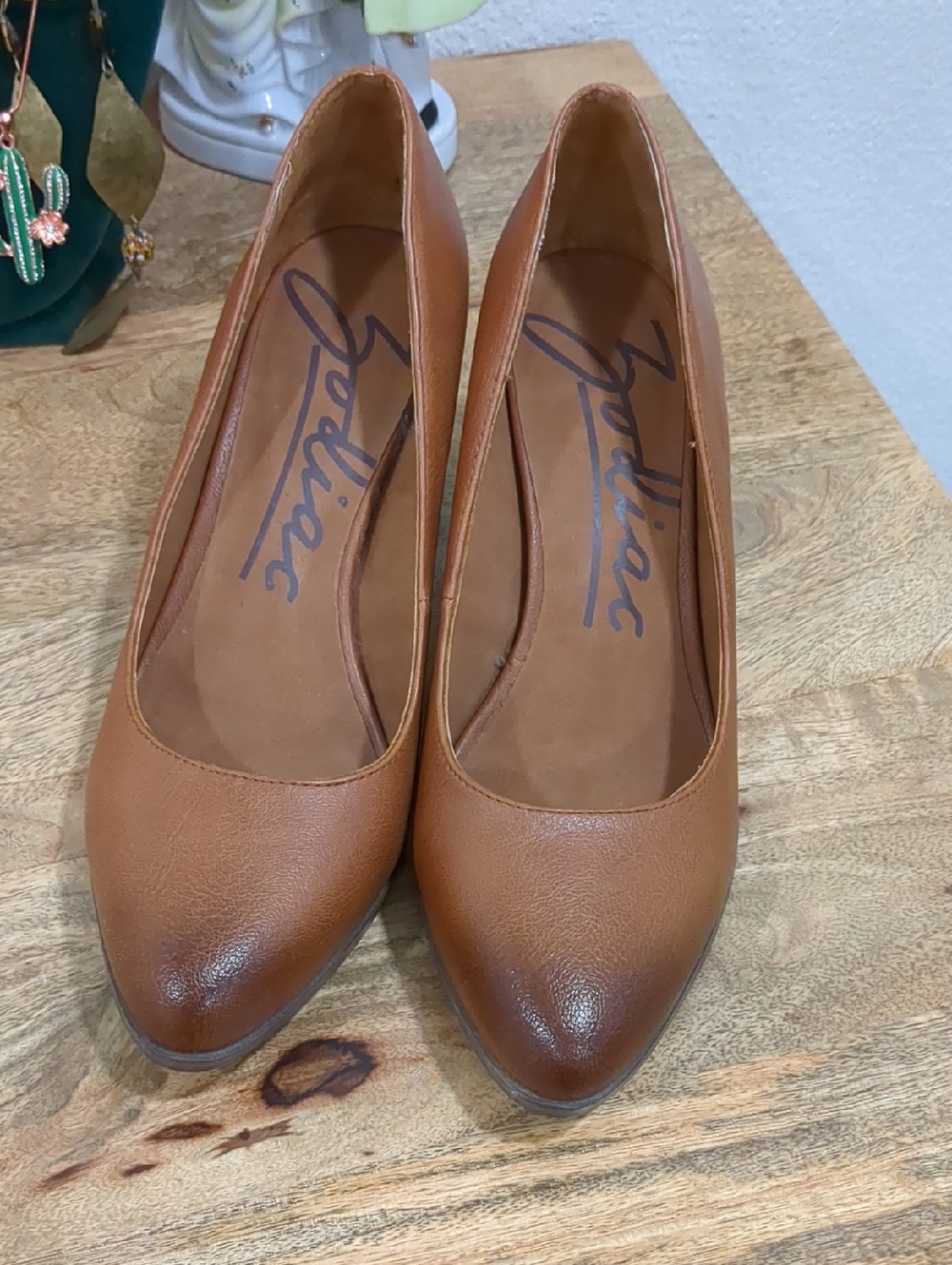 NWOT! ZODIAC Molli Brown Pointed-Toe Pumps